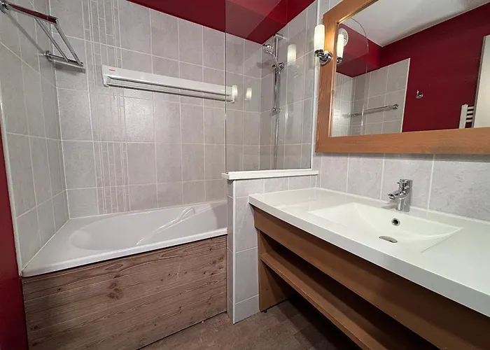 Christiana 408 Cles Blanches Hotel apartamentowy 3*